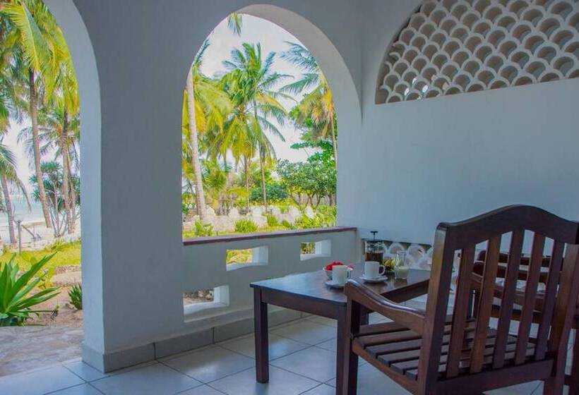 هتل The Coconut Beach Boutique Lodge & Spa