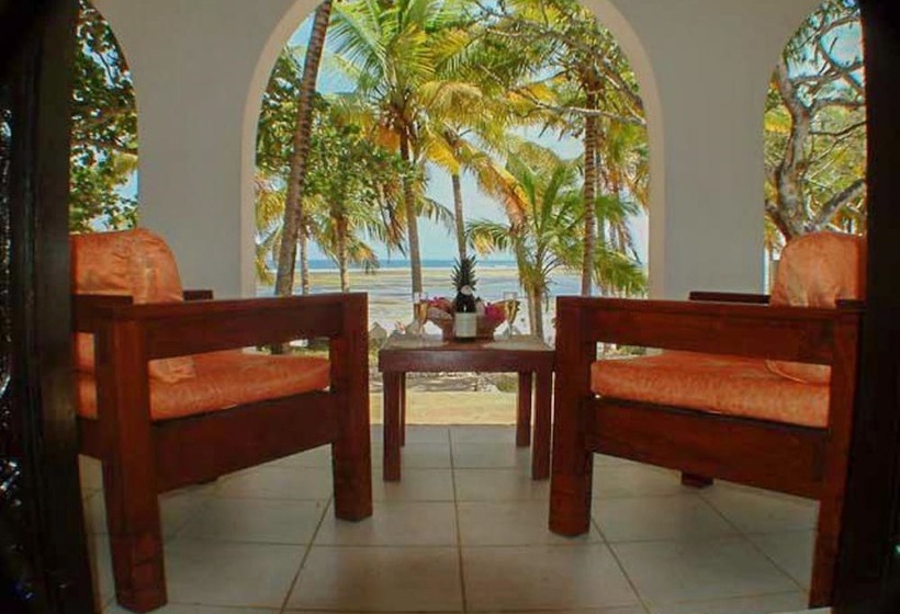 هتل The Coconut Beach Boutique Lodge & Spa