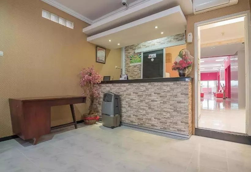 Majatalo Reddoorz Near Mt Haryono Semarang