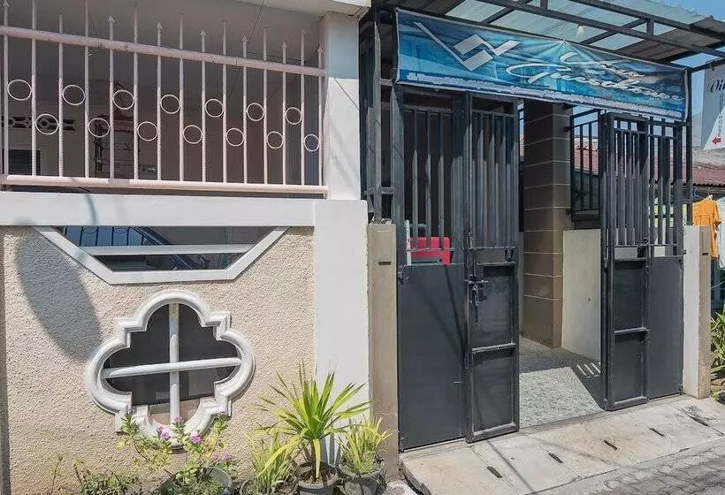 Majatalo Reddoorz Near Mt Haryono Semarang