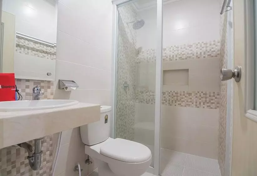 Majatalo Reddoorz Near Mt Haryono Semarang