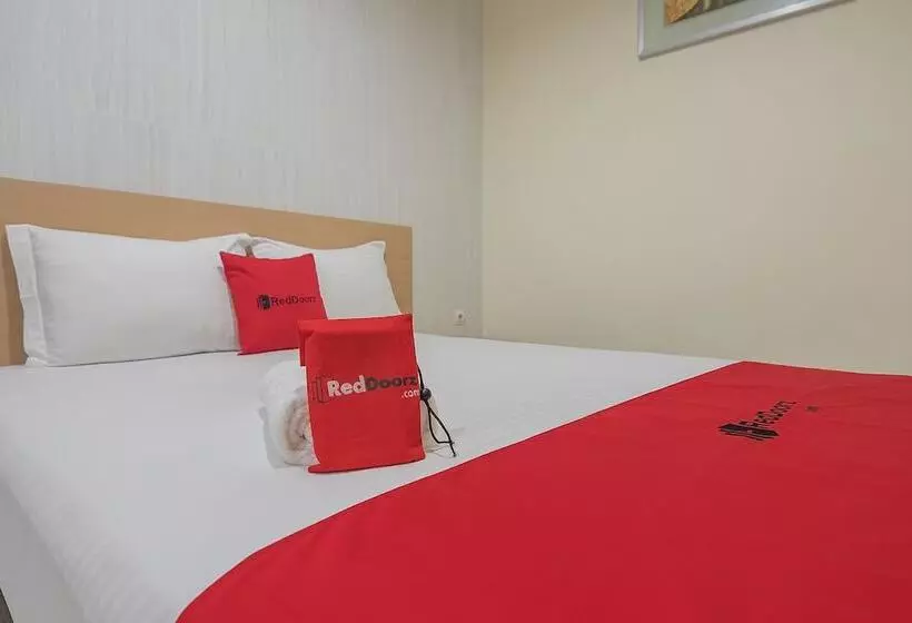 Majatalo Reddoorz Near Mt Haryono Semarang