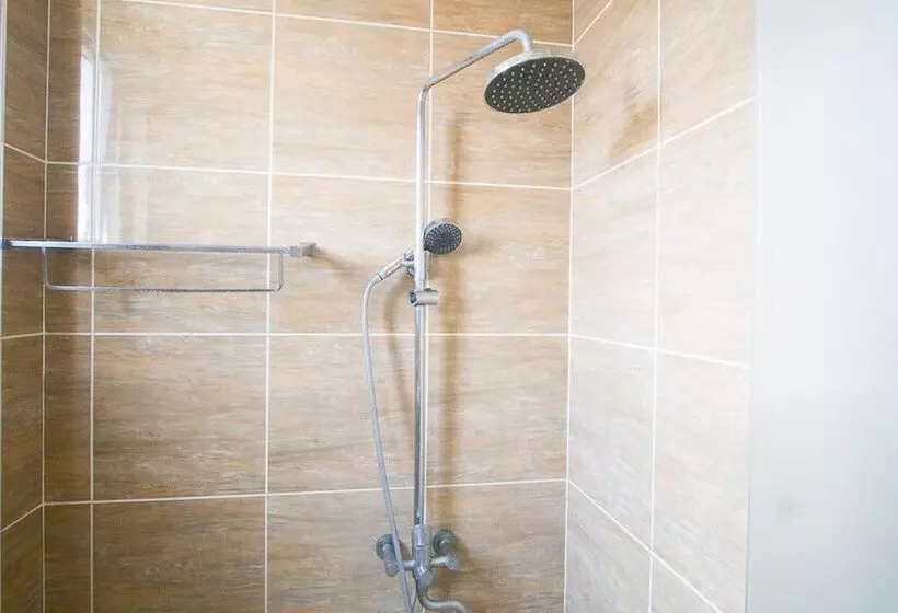 ペンション Reddoorz Plus Near Discovery Shopping Mall Bali