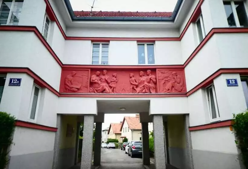 Prime Rooms Vienna   Hostel