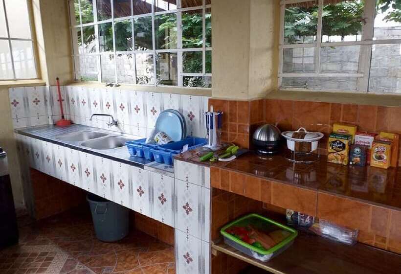 Bed and Breakfast Lindas's Lodge