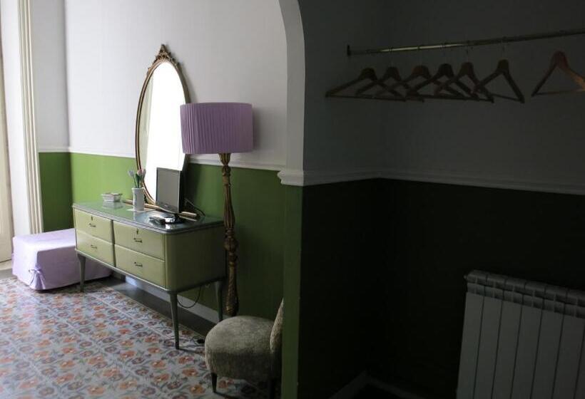 تختخواب و صبحانه Maison Decò