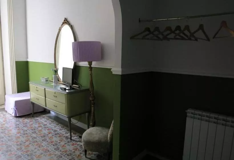 تختخواب و صبحانه Maison Decò