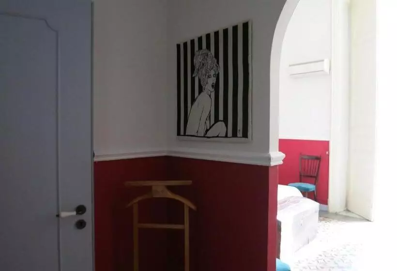 تختخواب و صبحانه Maison Decò