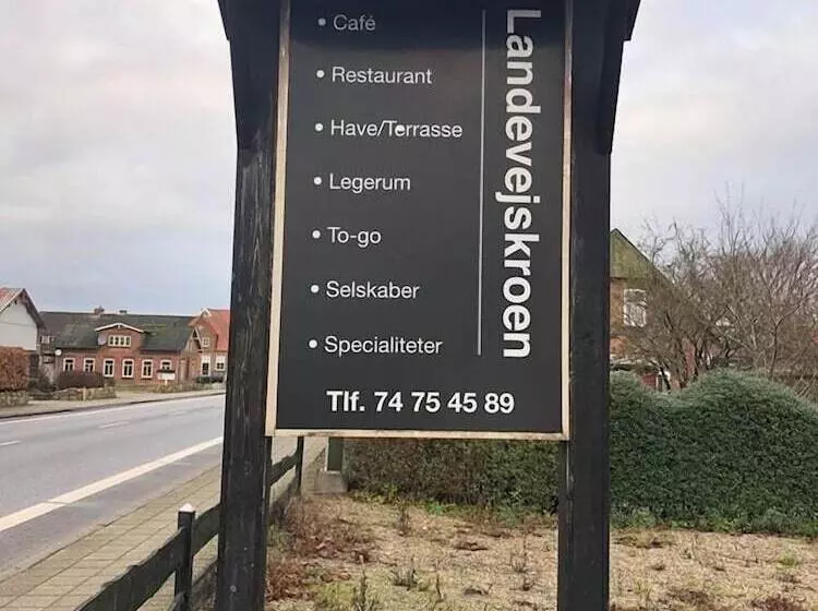 簡易ホテル Døstrup Landevejskro & Motel