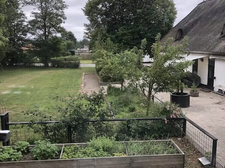 簡易ホテル Døstrup Landevejskro & Motel