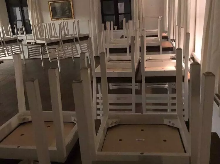 簡易ホテル Døstrup Landevejskro & Motel