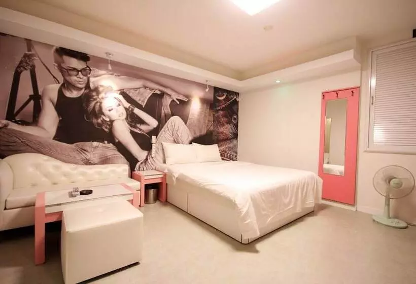 Jeonju Cherevill Motel