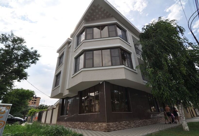 פנסיון Guest House Helena