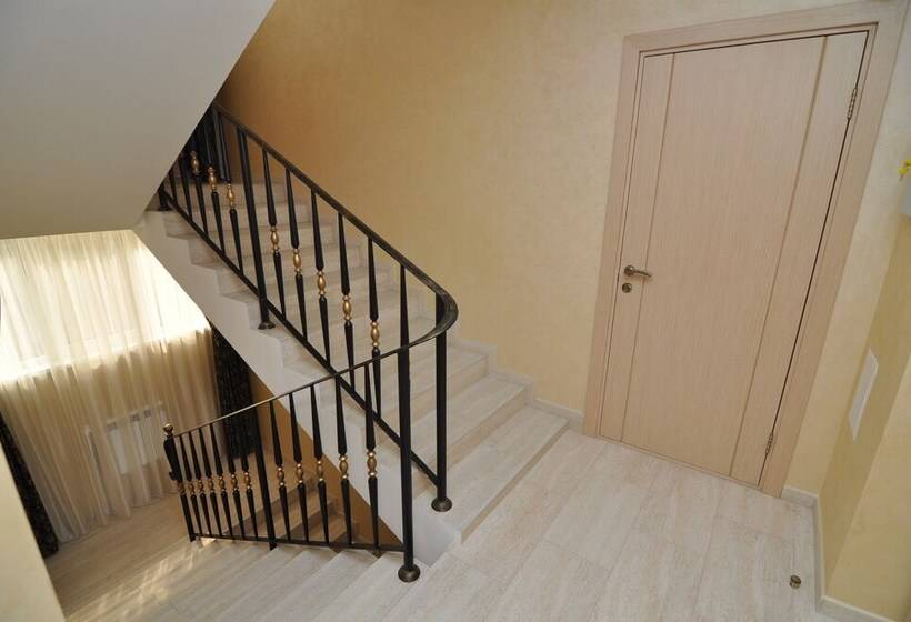 פנסיון Guest House Helena