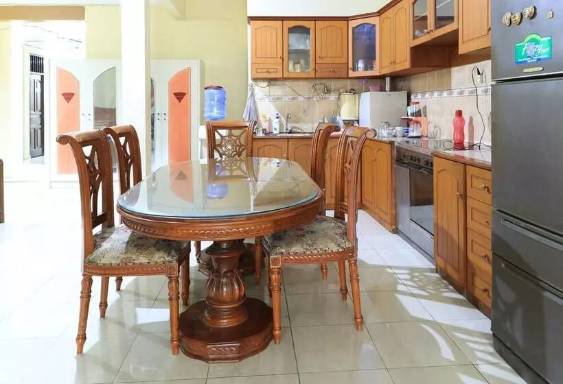 Majatalo Guest House Samarinda