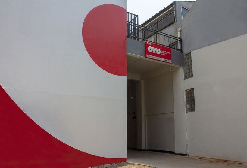 پانسیون Kamar Keluarga Mahkota 8 By Oyo Rooms