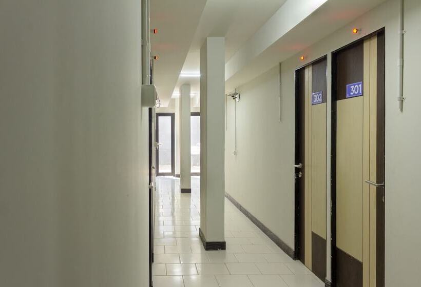 پانسیون Kamar Keluarga Mahkota 8 By Oyo Rooms