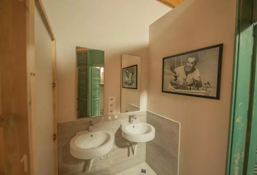 هاستل Mosaic Home