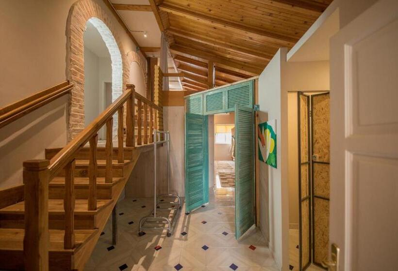 הוסטל Mosaic Home