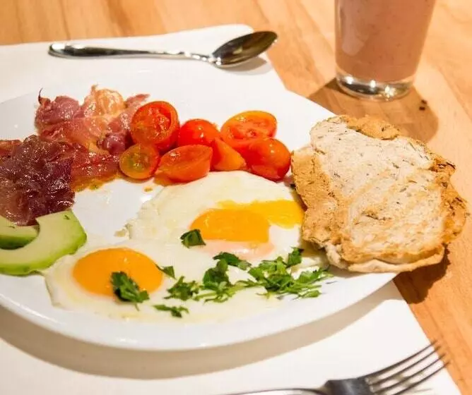 هاستل Mosaic Home