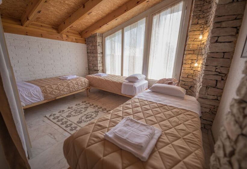 הוסטל Mosaic Home