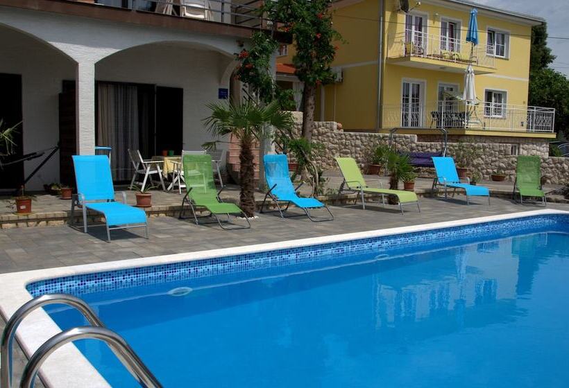 Apartments Lounger Frkovic