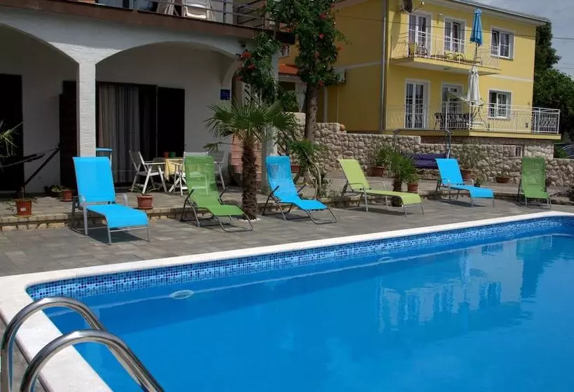 Apartments Lounger Frkovic