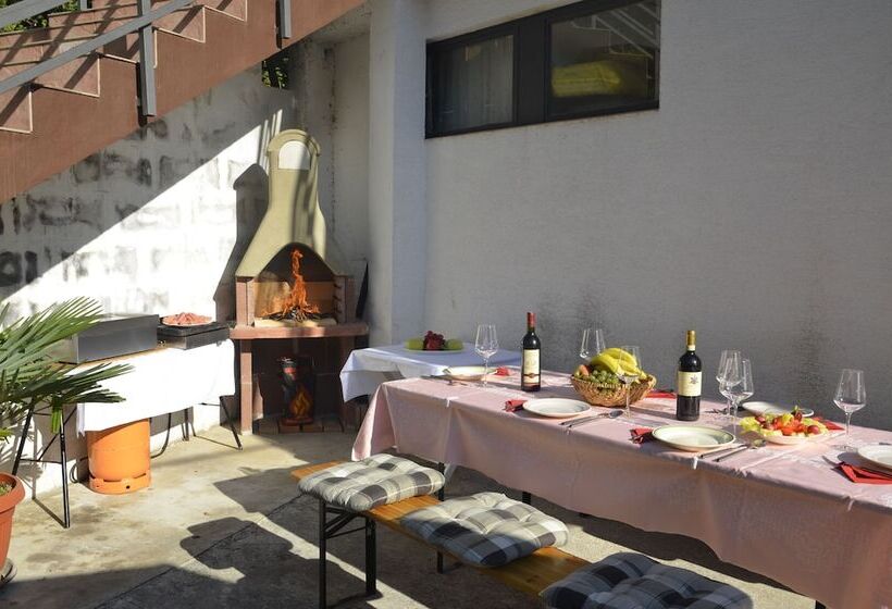 Apartments Lounger Frkovic