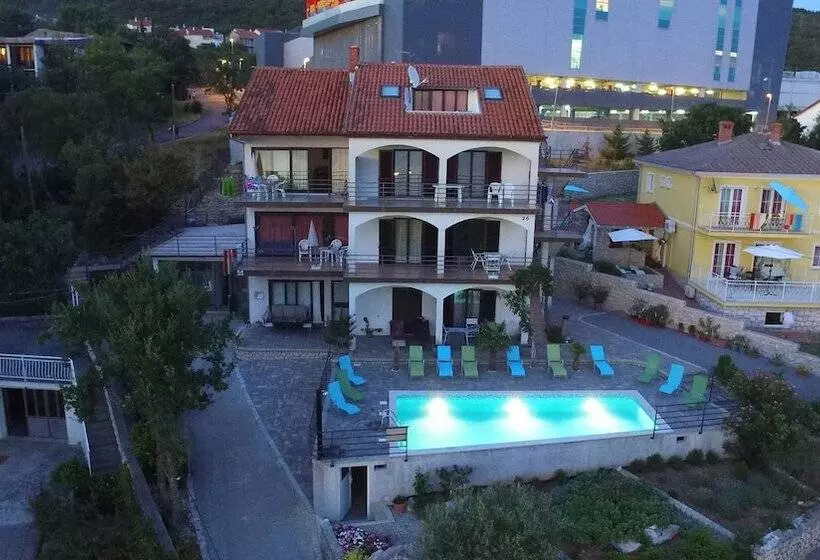 Apartments Lounger Frkovic