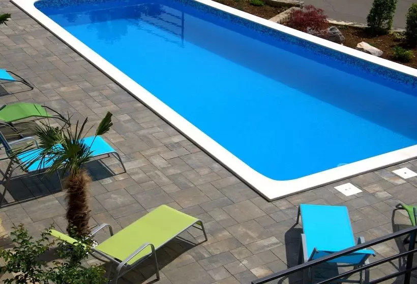 Apartments Lounger Frkovic