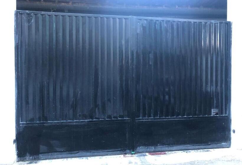 تختخواب و صبحانه Beauty House