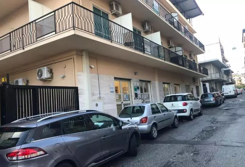 تختخواب و صبحانه Beauty House
