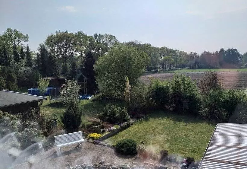 Aamiaismajoitus (B&B) Haus Schnucke