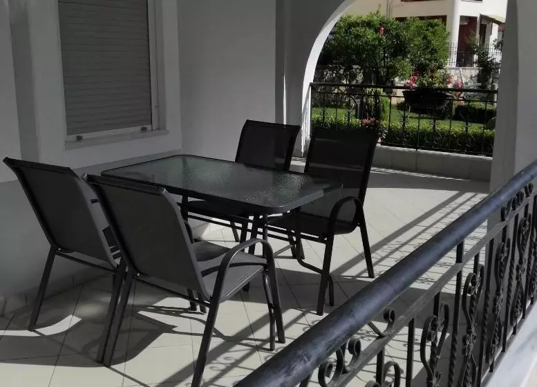 Delphin Rooms Sivota