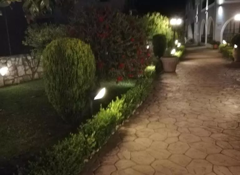 Delphin Rooms Sivota