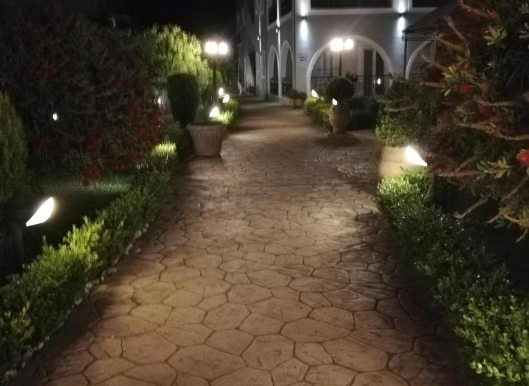 Delphin Rooms Sivota