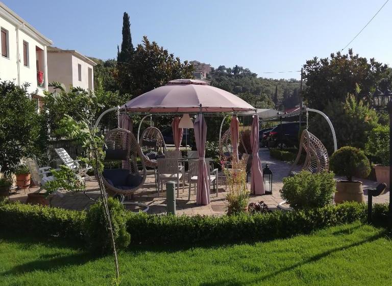 Delphin Rooms Sivota