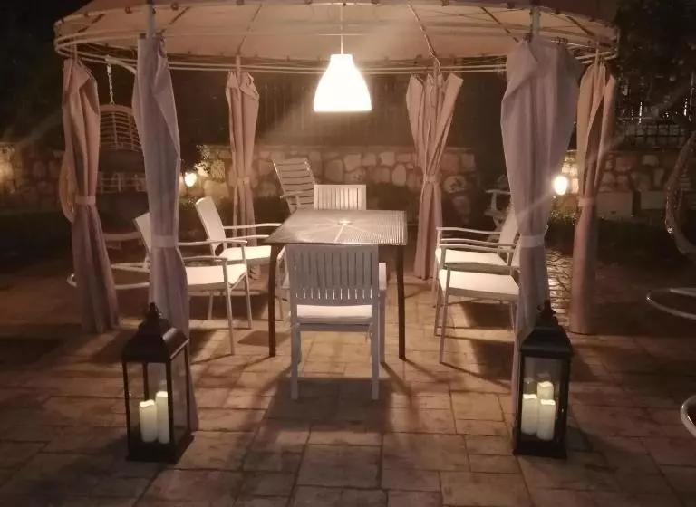 Delphin Rooms Sivota