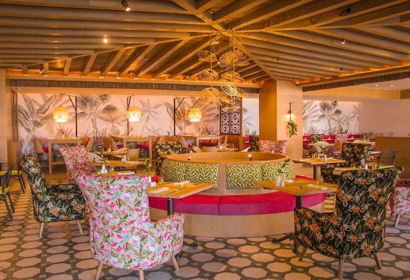 Dreams Natura Resort & Spa All Inclusive