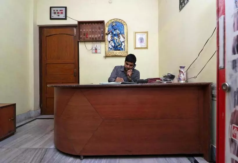 Hotelli Ananya Guest House By Oyo Rooms