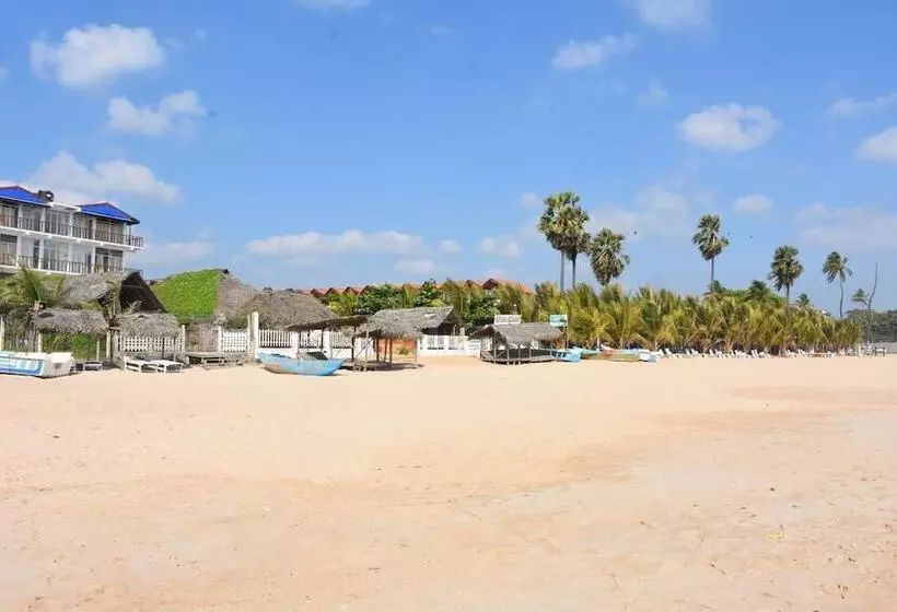 هتل East Royal Holiday Inn