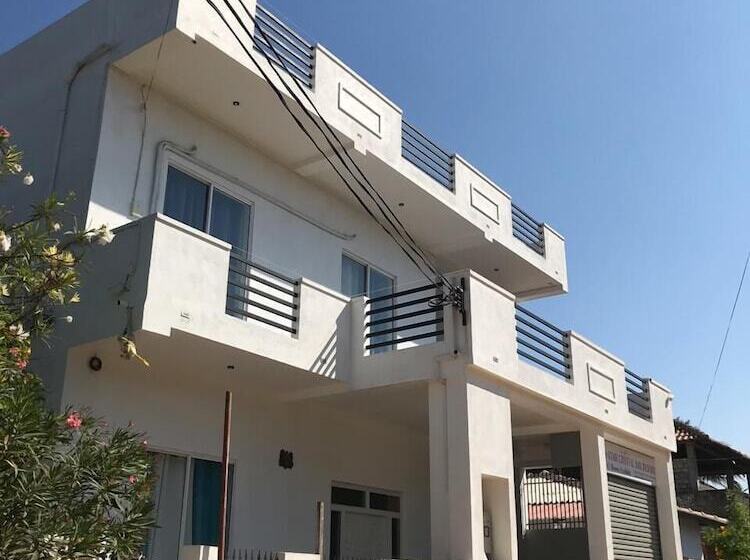 ホテル East Royal Holiday Inn