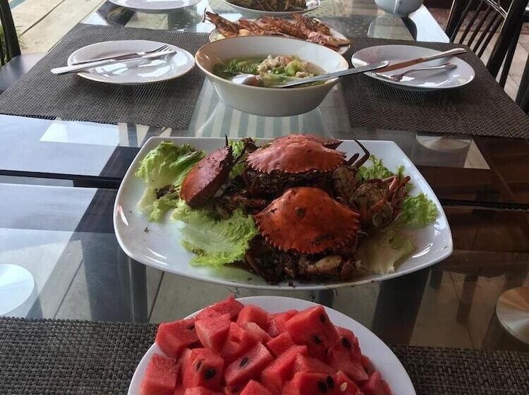 ホテル East Royal Holiday Inn