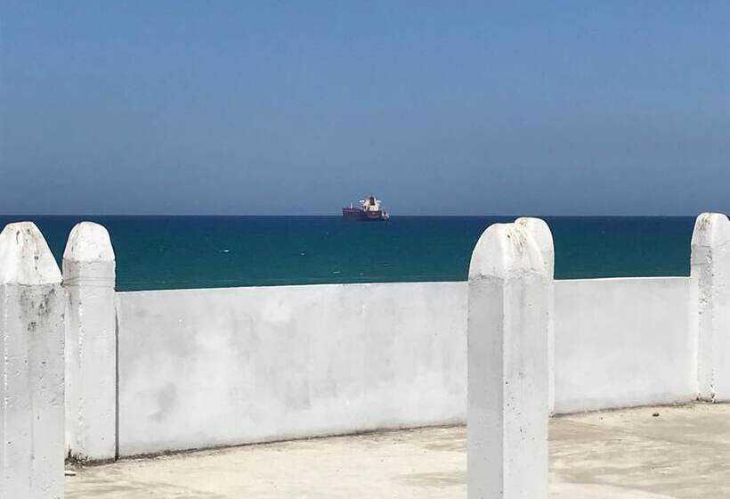 ホテル East Royal Holiday Inn