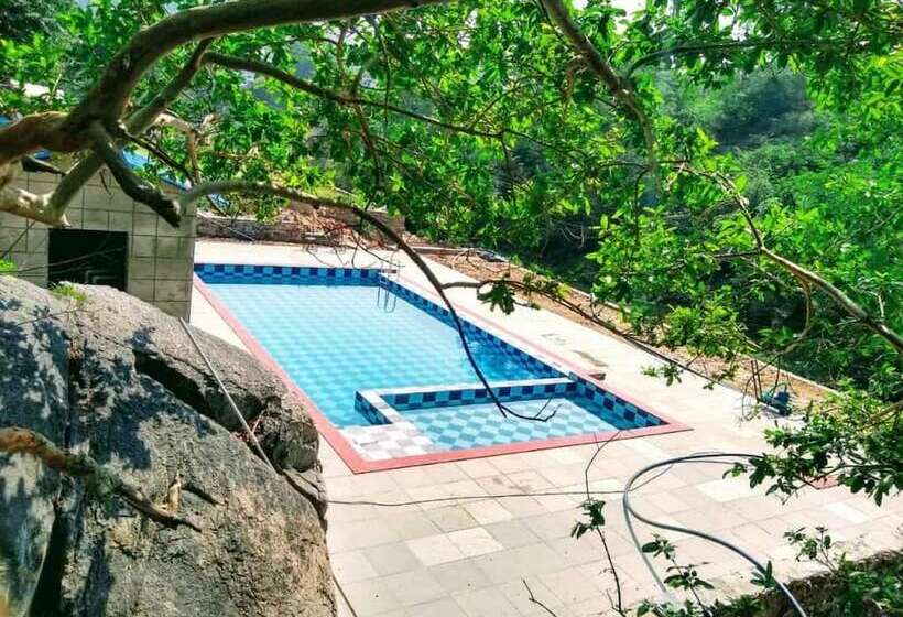 Отель Kumbhal Palace And Resort