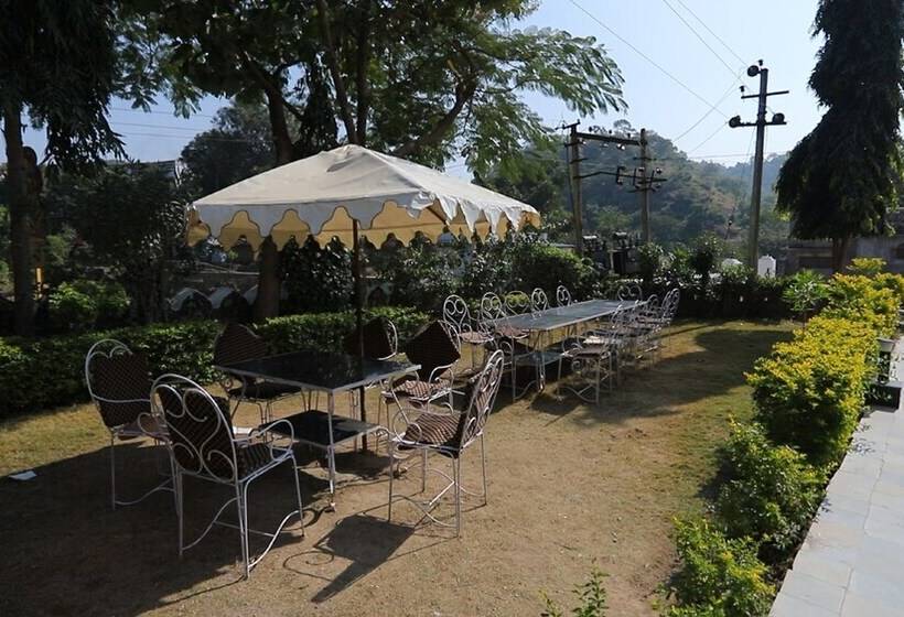 Отель Kumbhal Palace And Resort