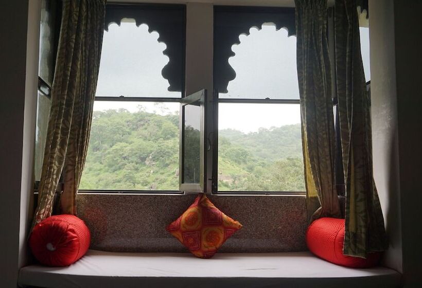 Отель Kumbhal Palace And Resort