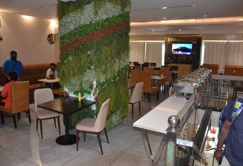 فندق Maharani Regency