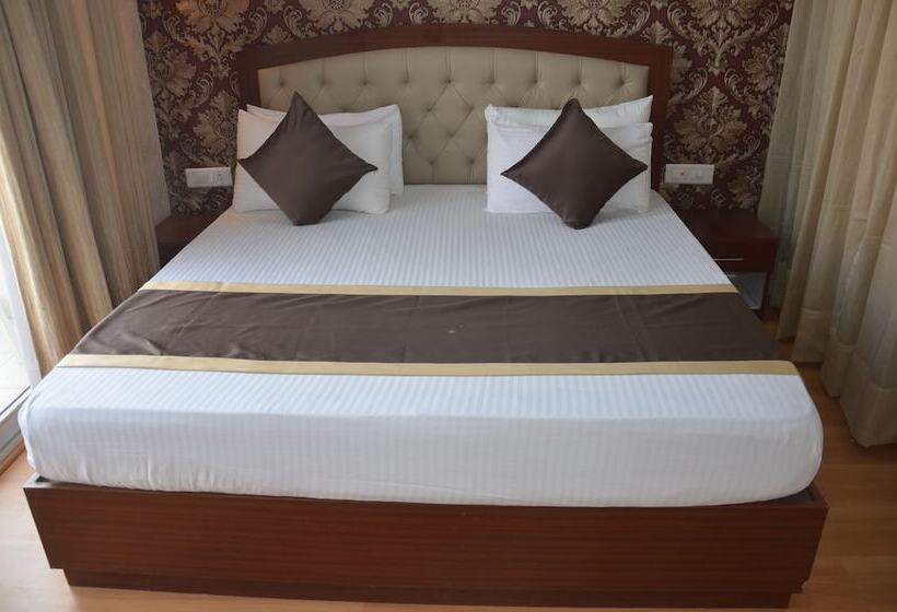 فندق Maharani Regency