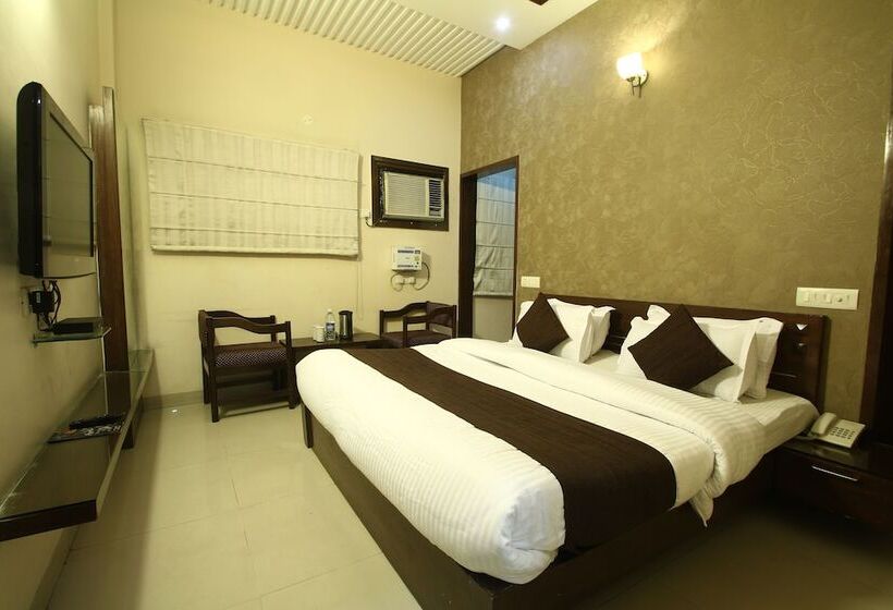 فندق Maharani Regency